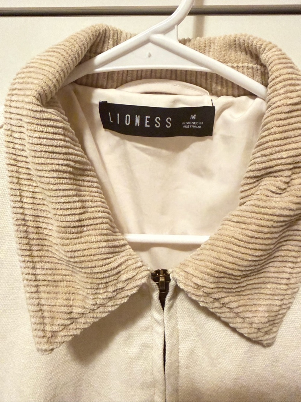 Lioness Cream Zip-Front Jacket with Tan Corduroy Collar - Picture 3 of 6